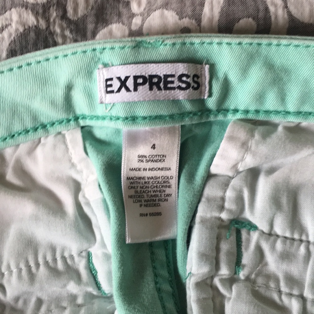 Express mint shorts - Picture 3 of 3